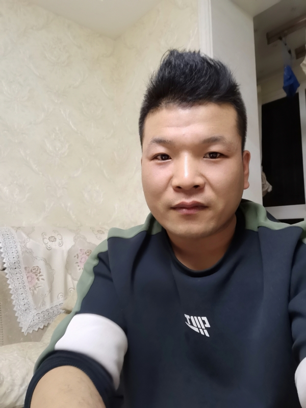 小猪猪的第一张照片--中卫闪婚服务中心